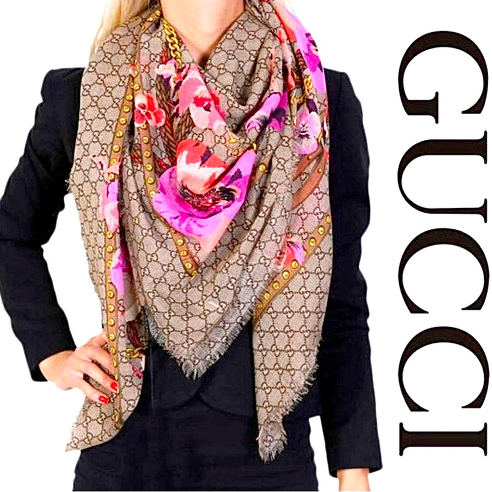 GUCCI BIG PANSHIE GG MONOGRAM PINK FLOWER SCARF SHAWL NWT 140x140 🌺